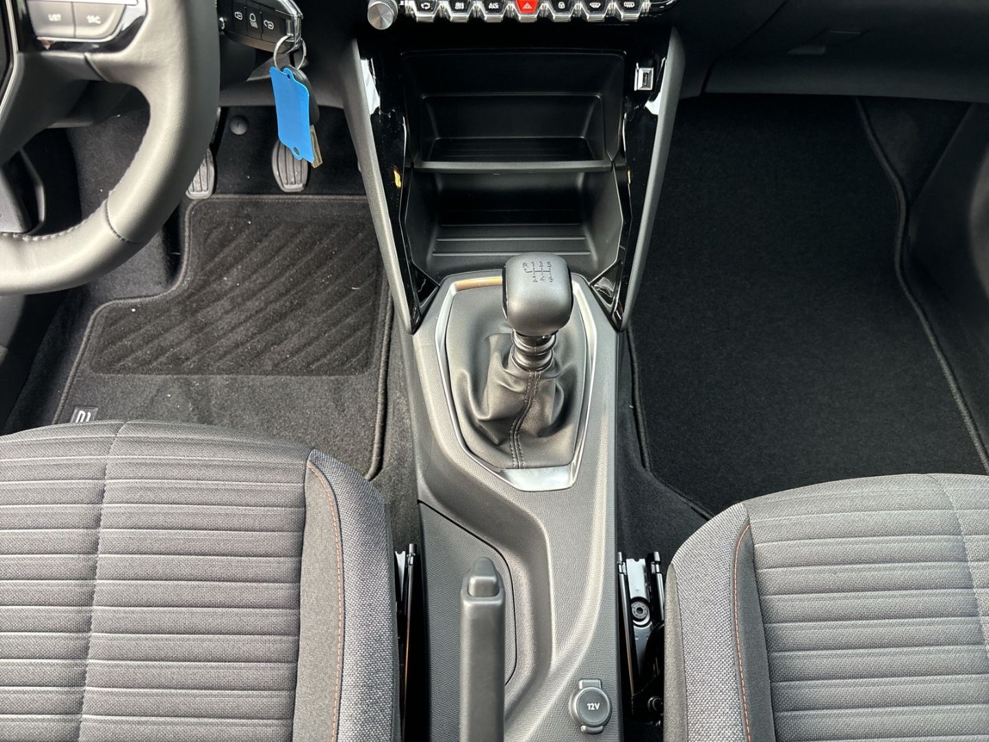 Fahrzeugabbildung Peugeot 2008 Active Pack 1.2 PureTech 100 EU6d