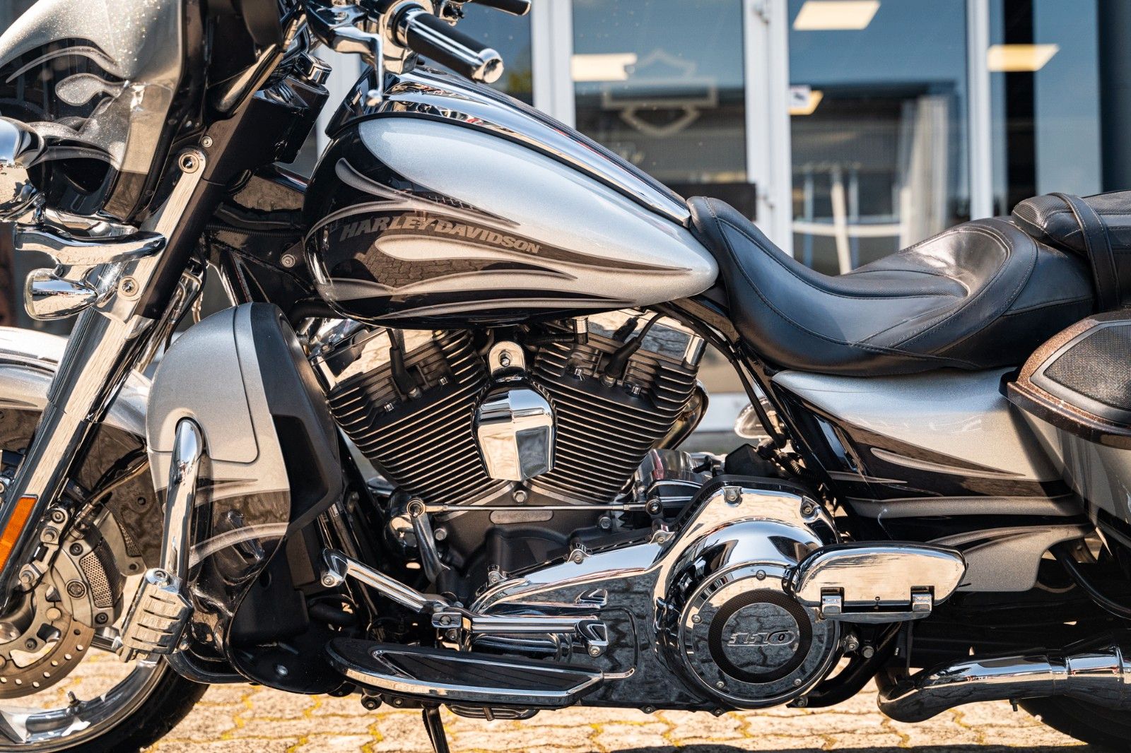 Fahrzeugabbildung Harley-Davidson CVO STREET GLIDE 110 cui FLHXSE - Kesstech-