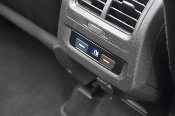 Volkswagen Touran - 12
