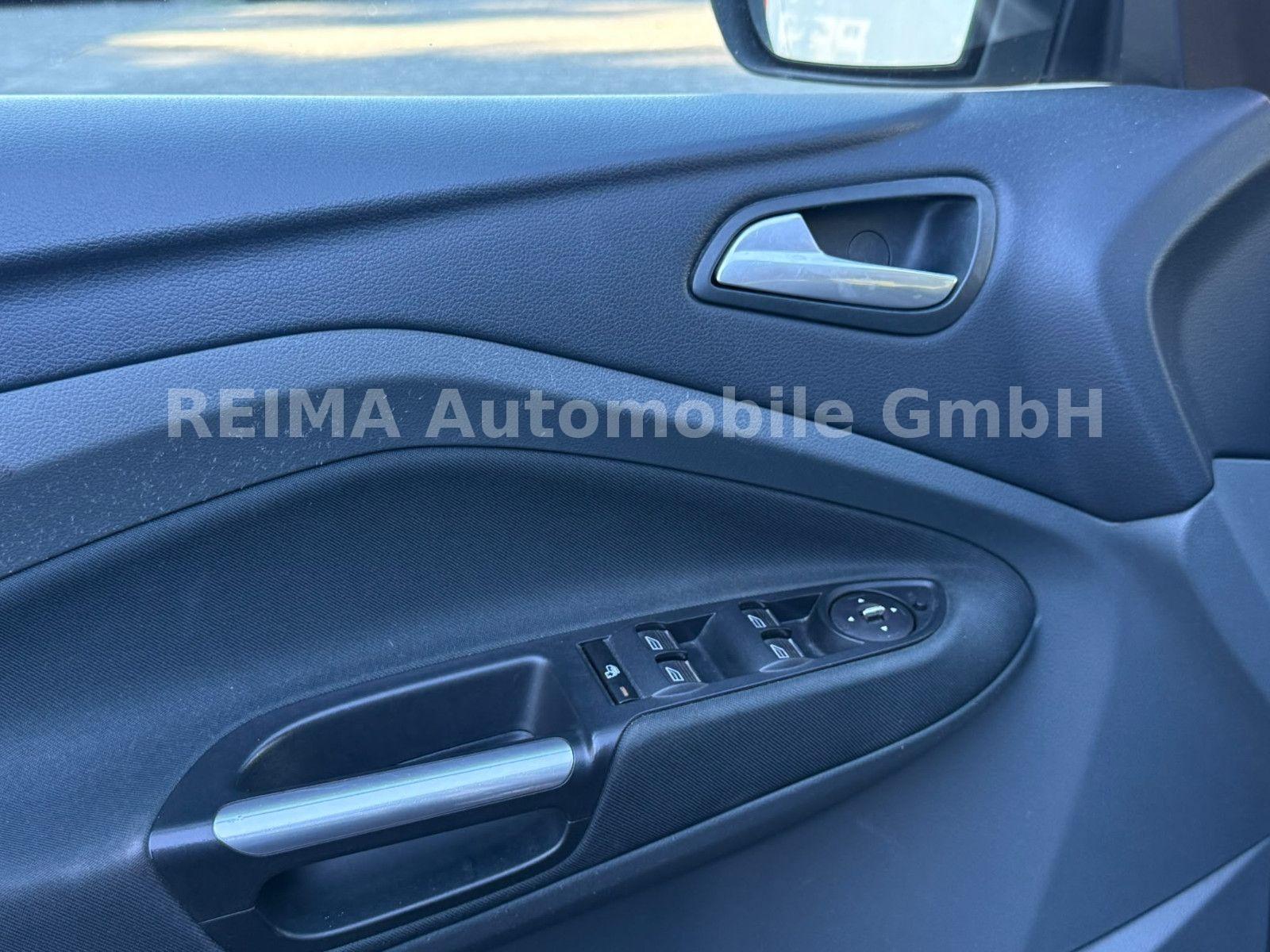 Ford Grand C-MAX 2011 — photo 11