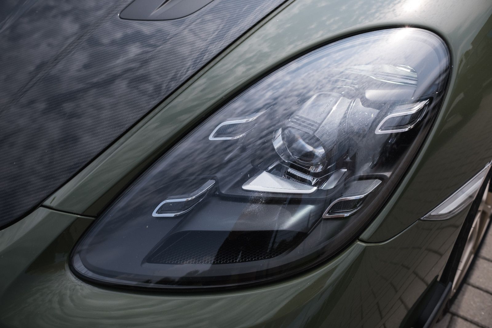 Fahrzeugabbildung Porsche 718 GT4 RS-Weissach-PTS-Lift-LED-Steuer-Folie