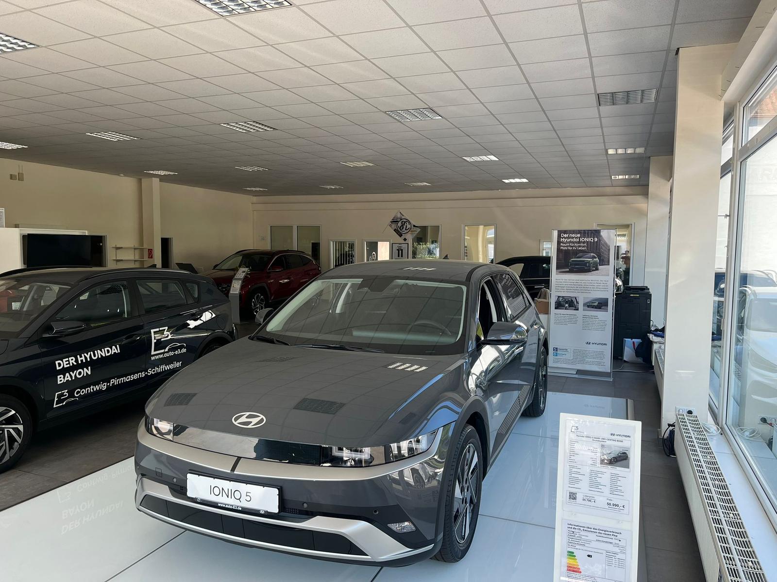 showroom-image-top