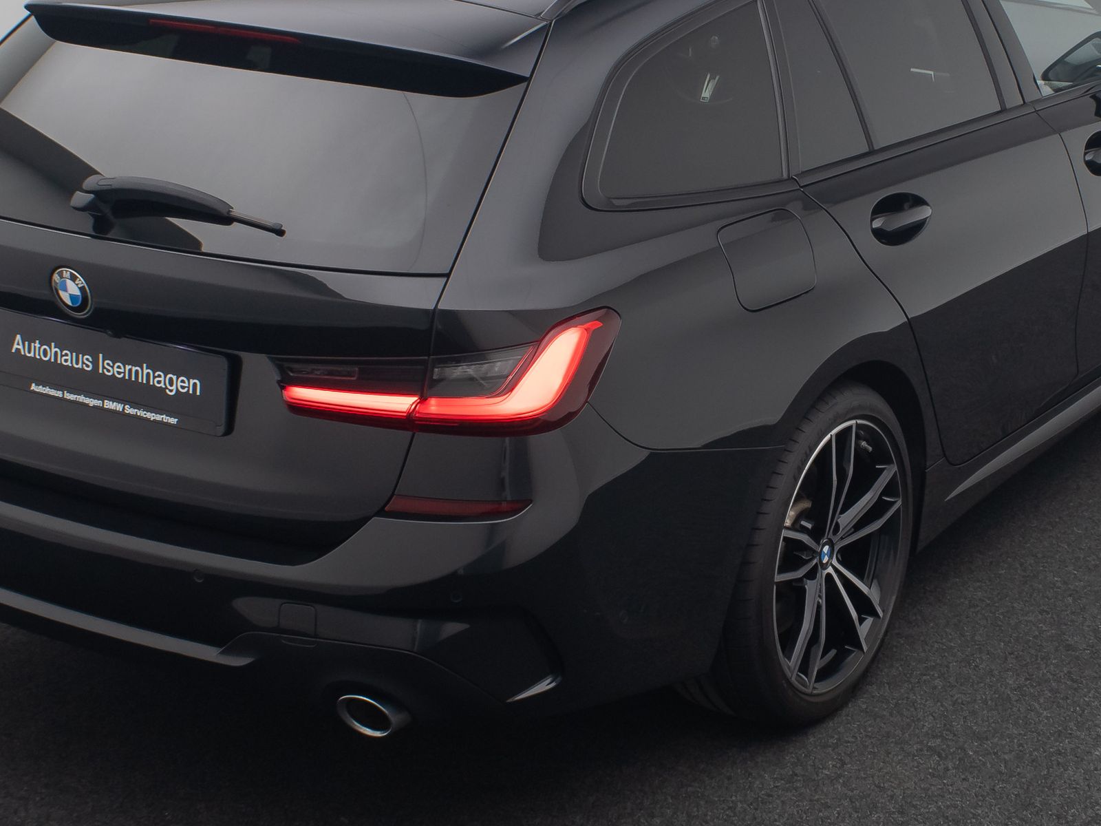 Fahrzeugabbildung BMW 320d xD M Sport DAB HiFi HUD Laser Kamera 19Zoll