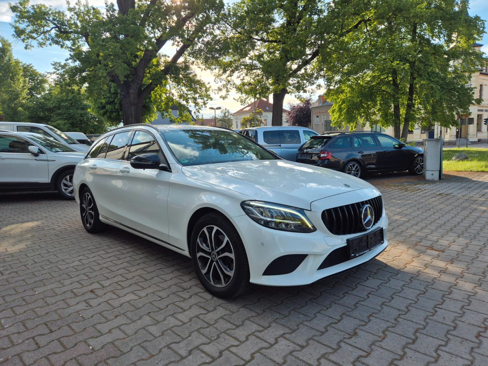 Mercedes-Benz C 180 T CGI,Navi,Leder