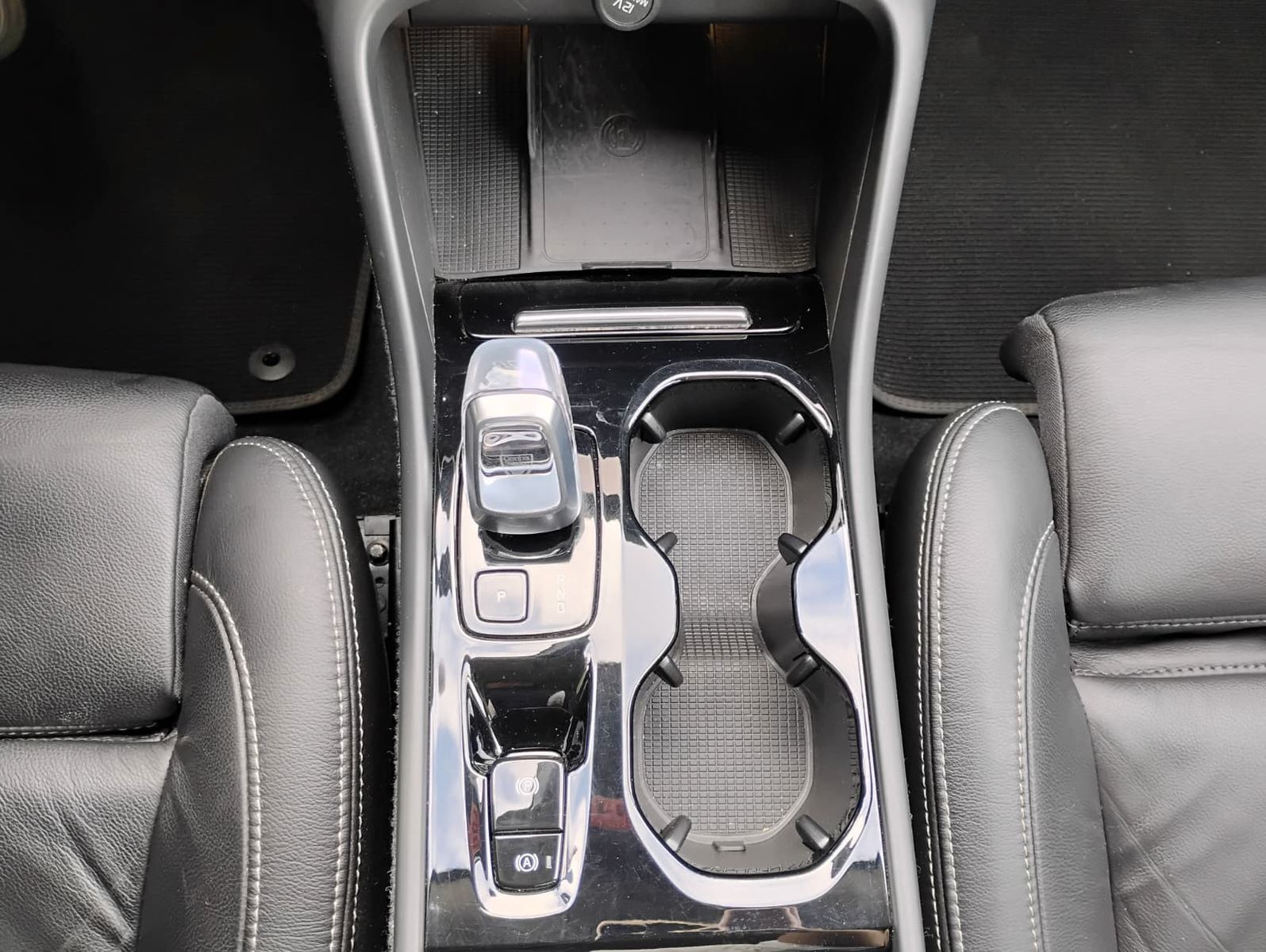 Volvo XC 40 (08/2022, Benzin)