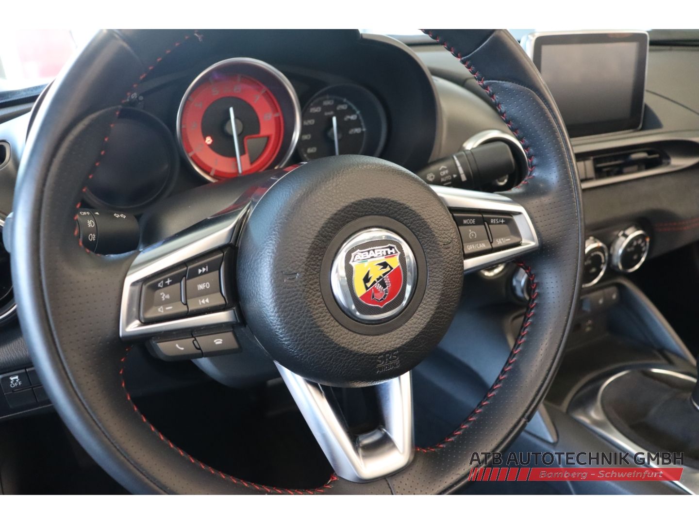 Fahrzeugabbildung Abarth 124 Spider 1.4 MultiAir Turbo Nr. 624 BOSE Faltd