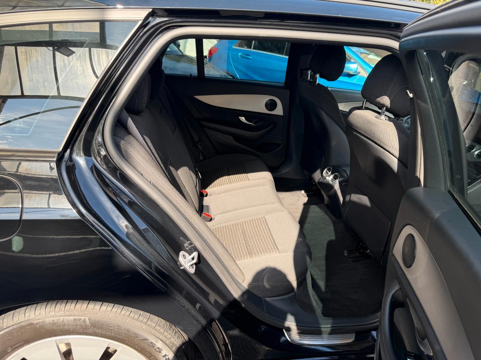 Mercedes-Benz E 200 LED/EL. SITZE/NAVI/KAMERA/LUFTFEDERUNG