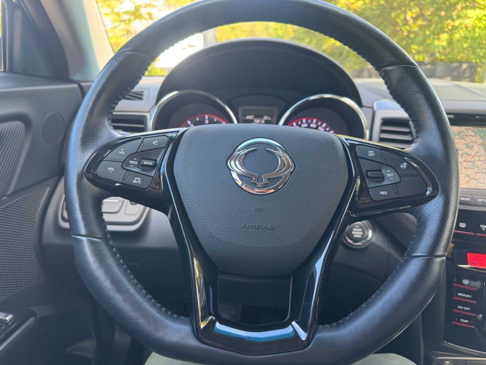 Fahrzeugabbildung Ssangyong XLV 4x4 Leder+Navi+Sitzheizung+18Zoll+Kamera