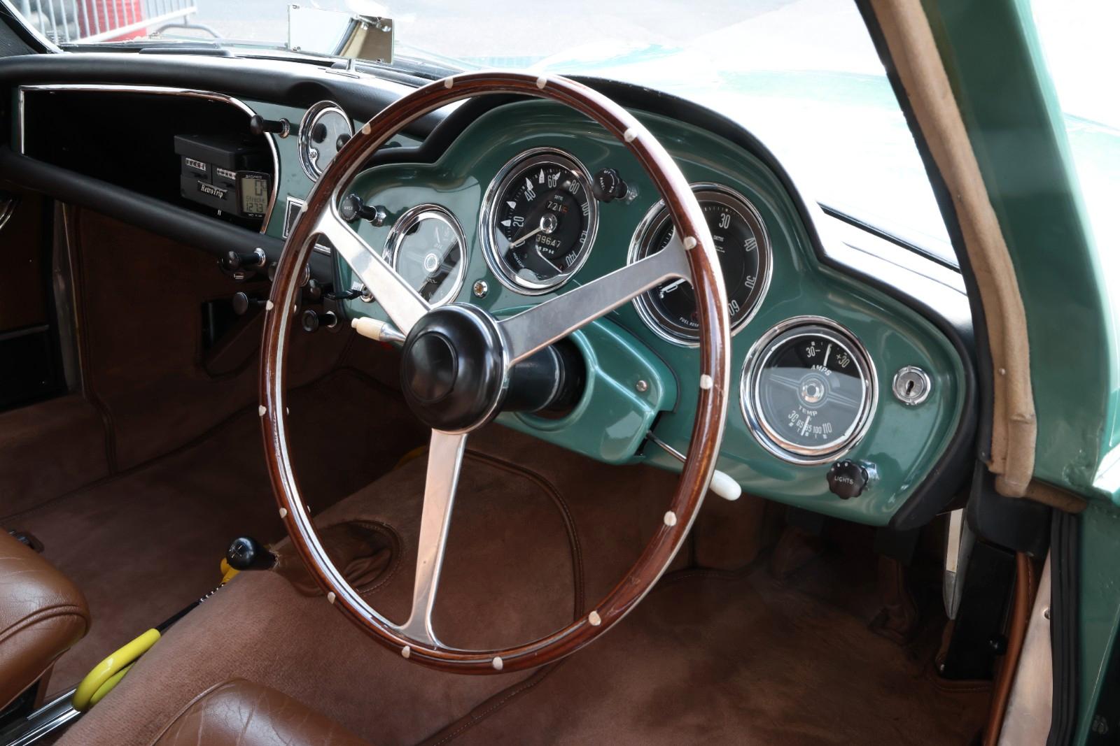 Aston Martin DB 2/4 Mark III, komplett restauriert