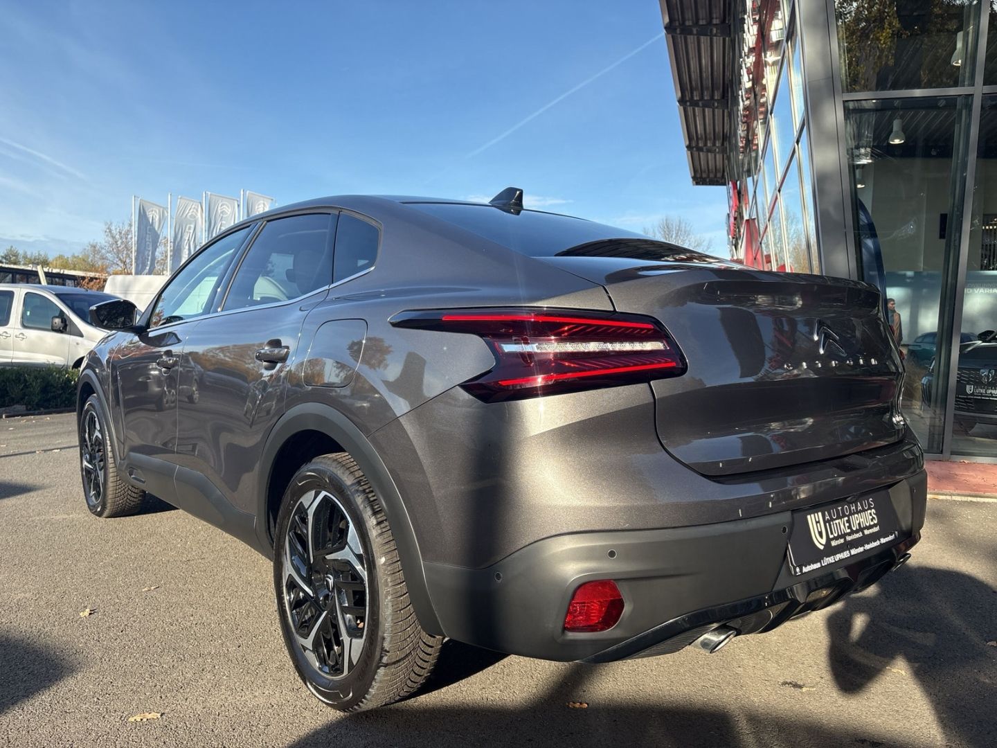 Fahrzeugabbildung Citroën C4 X PureTech 130 S&S EAT8 Shine HUD Navi Digita