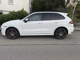 Porsche Cayenne Turbo S - Porsche Cayenne Turbo-S