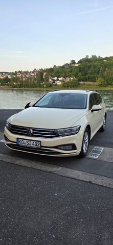 VW Passat Variant 2.0 TDI SCR DSG Business Business