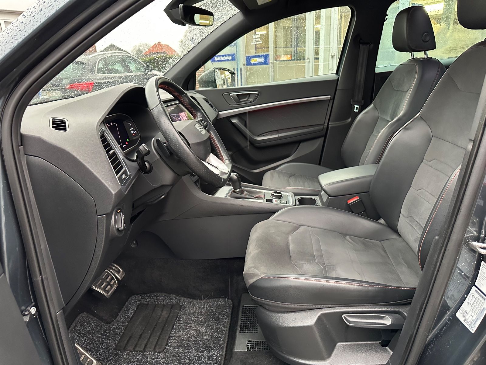 Fahrzeugabbildung SEAT Ateca 2.0 TDI FR DSG AHK/Navi/Dinamica/Beats