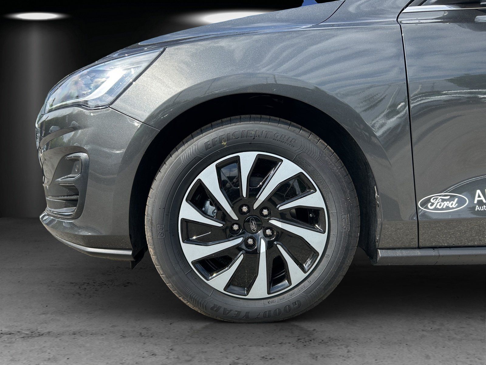 Fahrzeugabbildung Ford Focus Titanium Edition Turnier e.Call Kamera PDC