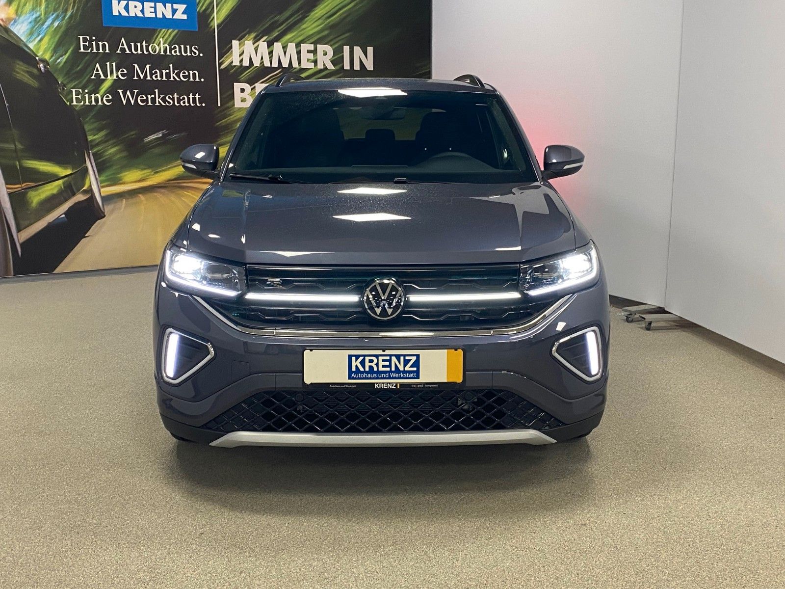 Fahrzeugabbildung Volkswagen T-Cross 1.5 TSI DSG R-Line+AHK+ACC+Garantie 2029