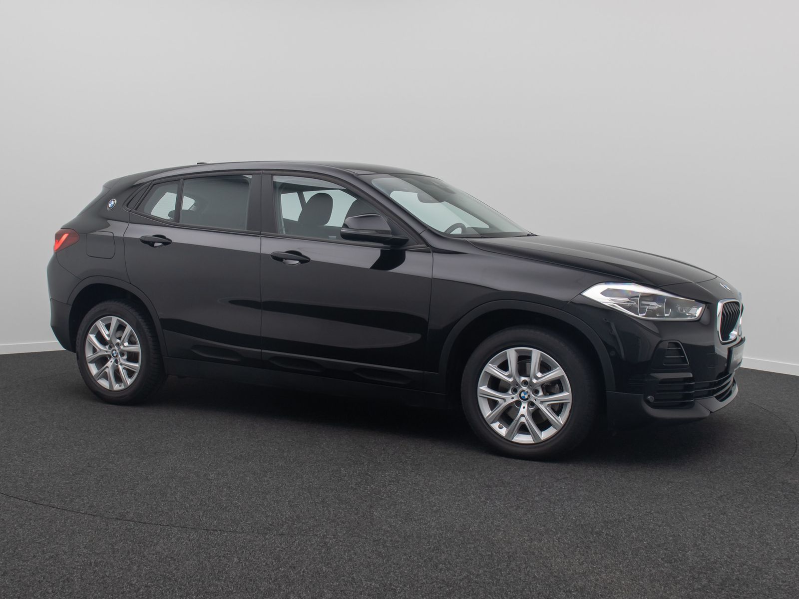 Fahrzeugabbildung BMW X2 sD18i GeschwindigReg ParkAss DAB Navi Lordos