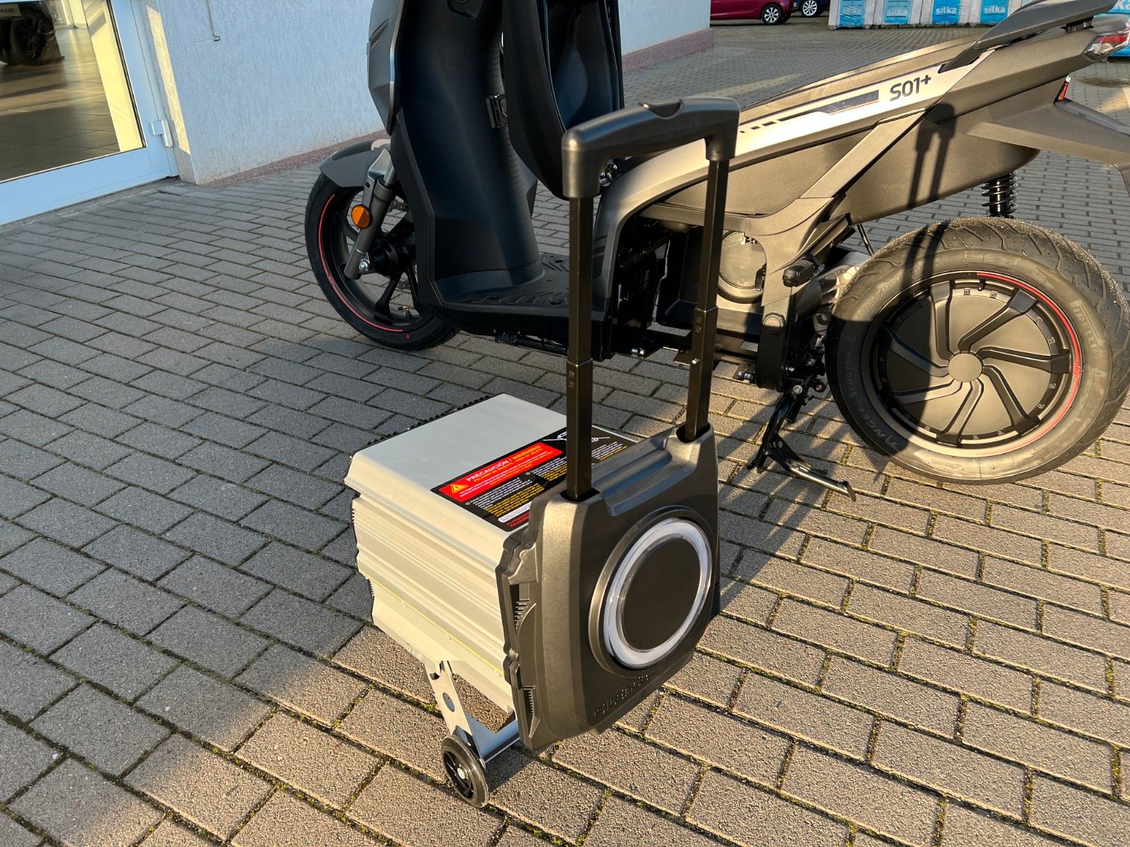 Fahrzeugabbildung Silence S01 Plus Connect Grey L3e