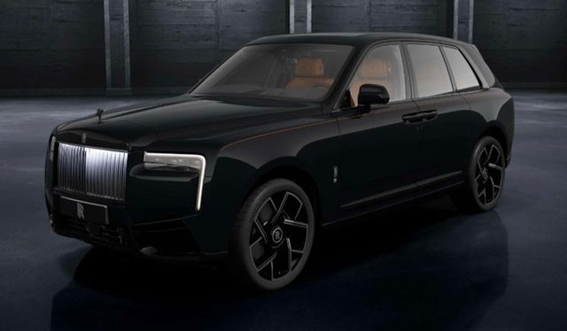 Rolls-Royce Cullinan MY25 BLACK/ORANGE BLACK BADGE 4 SEATS