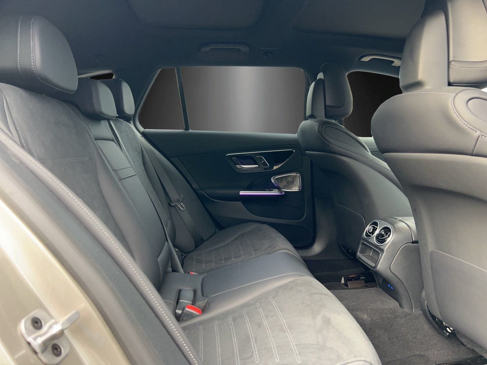 Fahrzeugabbildung Mercedes-Benz C 300d T AMG Pano DISTRO Burme AHK Digital 360°