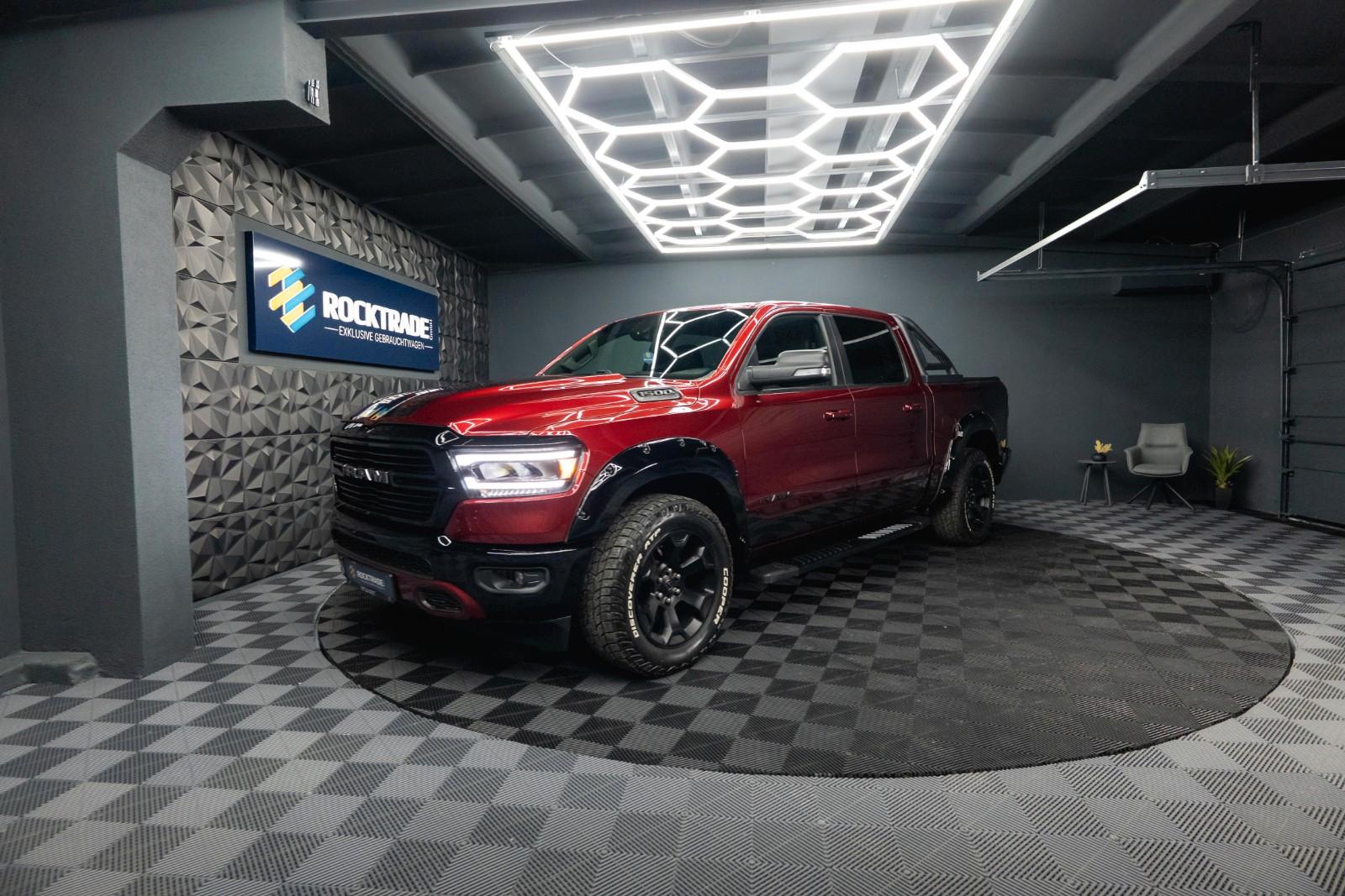 Dodge RAM 5.7 V8 HEMI 4x4 OFFROAD Night-Paket *LED*