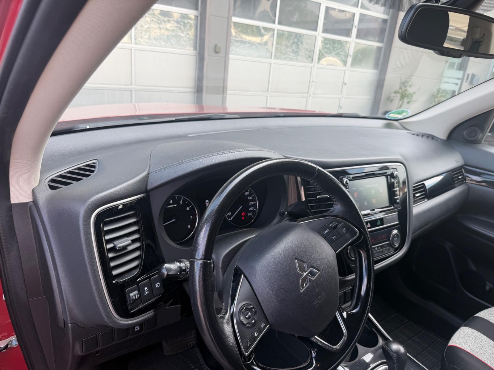 Mitsubishi Outlander Diamant Edition 2WD