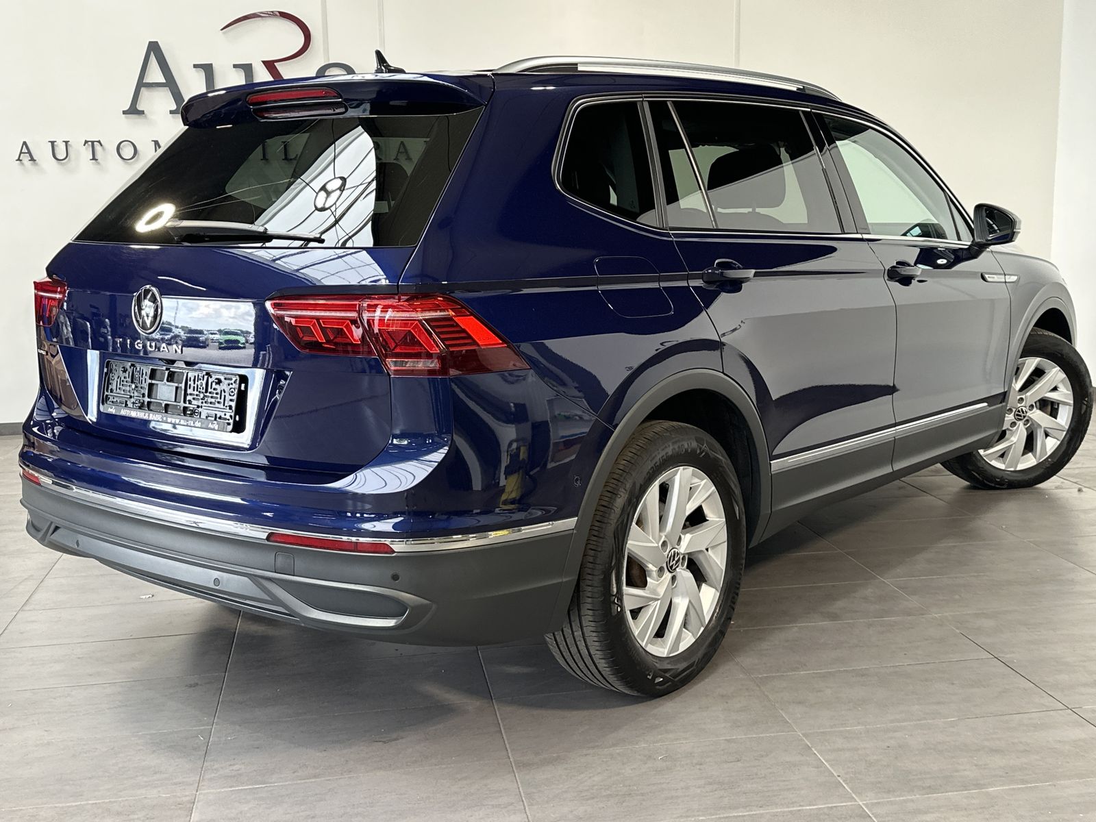 Fahrzeugabbildung Volkswagen Tiguan Allspace Sport NAV+MATRIX+AHK+360°+18ZOLL