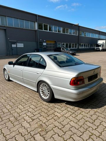 BMW E39 540i Facelift Limousine V8 HU01/26...