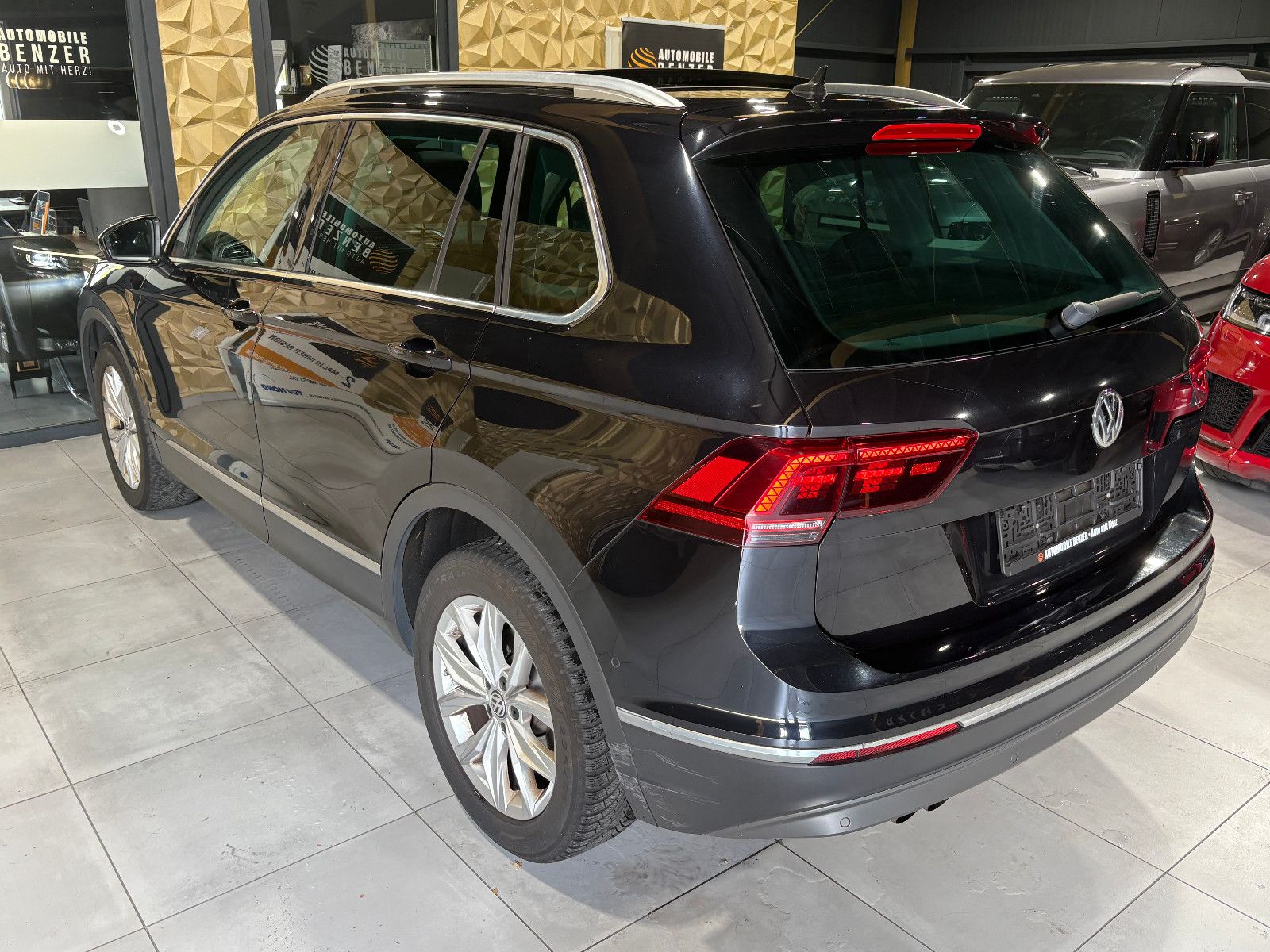 Fahrzeugabbildung Volkswagen Tiguan Highline BMT/4Motion/PANO/ACC/KAMERA/NAVI