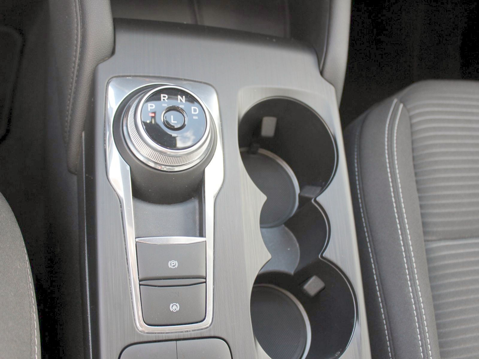 Fahrzeugabbildung Ford Kuga Plug-In Hybrid Titanium 2,5 Duratec