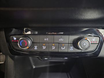 Bild 11 Opel Corsa GS NAVI/PDC V+H+CAM/SHZ+LHZ/Allwetterreife