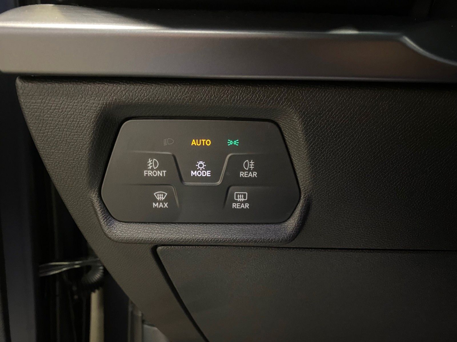 Fahrzeugabbildung CUPRA Formentor 1.5 eTSI MHEV DSG+MATRIX+NAVI+360°KAME