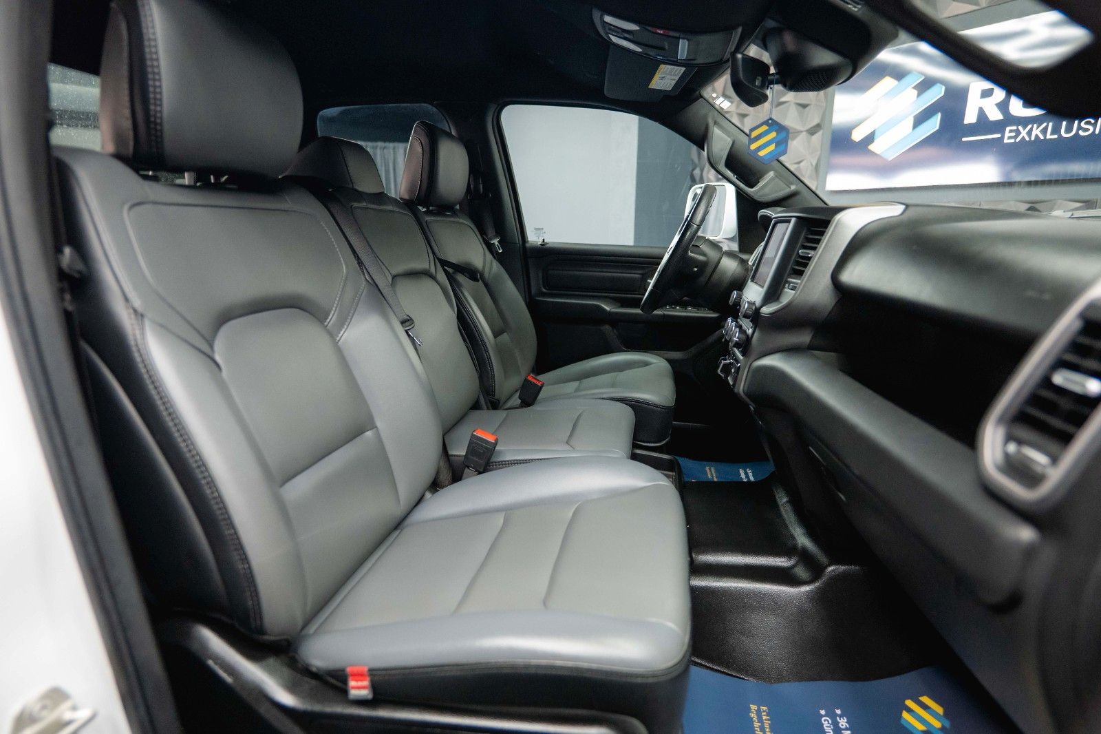 Fahrzeugabbildung Dodge RAM 5.7 V8 HEMI 4x4 OFFROAD LONGBED Limited 19%