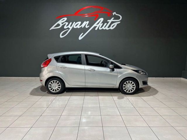 Ford Fiesta 1.5 TDCi 95CV 5 porte Black& White E