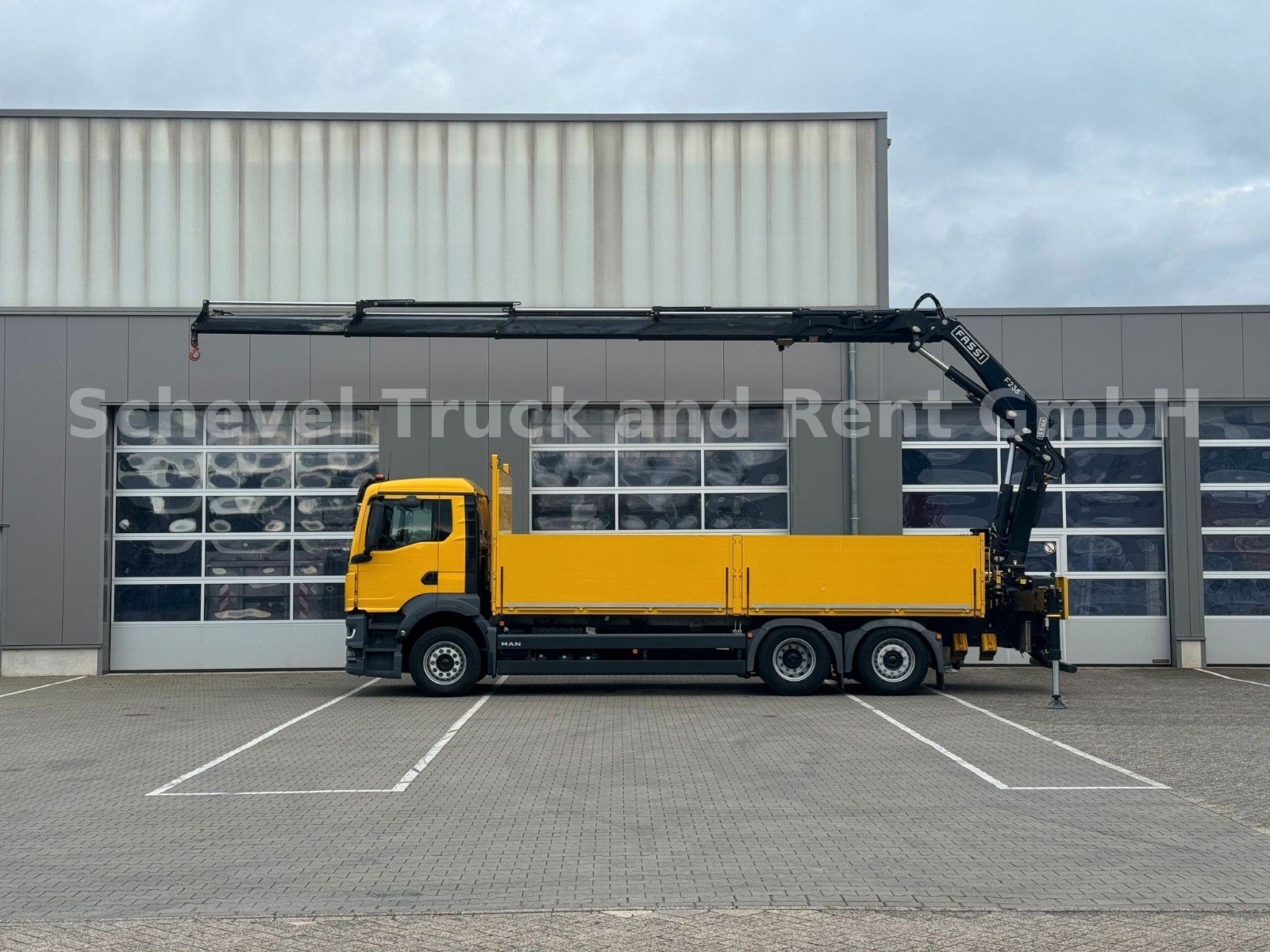 Fahrzeugabbildung MAN TGS 26.430 6x2-4 Pritsche mit FASSI F235