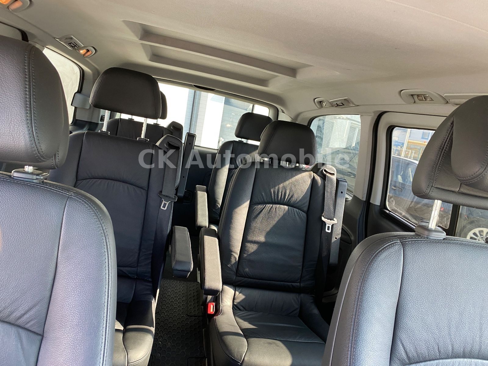 Fahrzeugabbildung Mercedes-Benz Viano 3.0 CDI lang Activity/6 Sitze/Leder/AHK