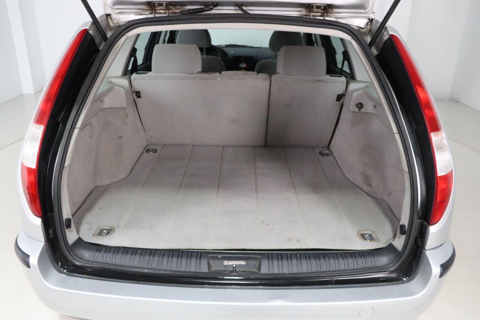 Fahrzeugabbildung Ford Mondeo Turnier 2.0  * Klimaautom. HU/AU 06.26 Gh