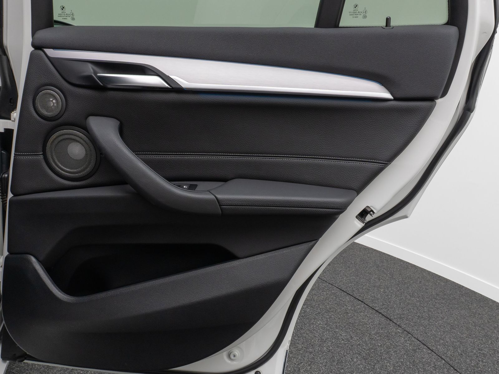 Fahrzeugabbildung BMW X1 xD25e M Sport Kamera HUD DAB H/K Komfort 19"