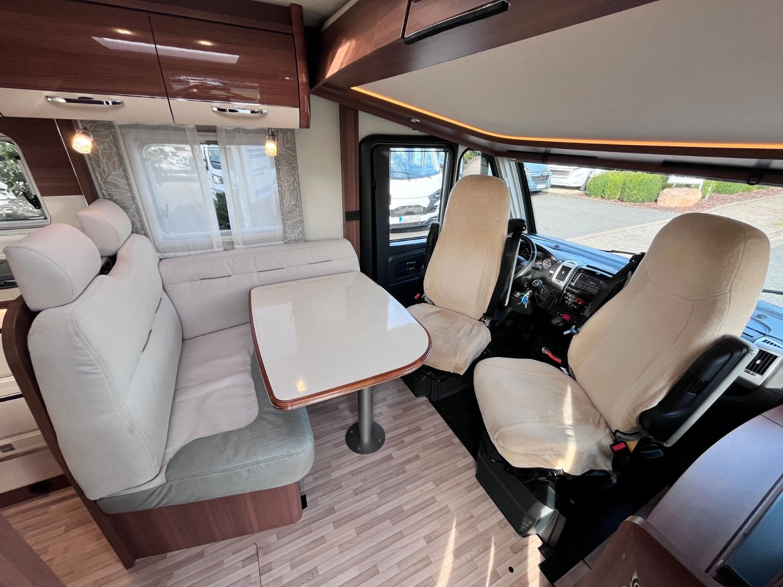 Fahrzeugabbildung LMC Explorer Comfort I 615 - Neuzustand -