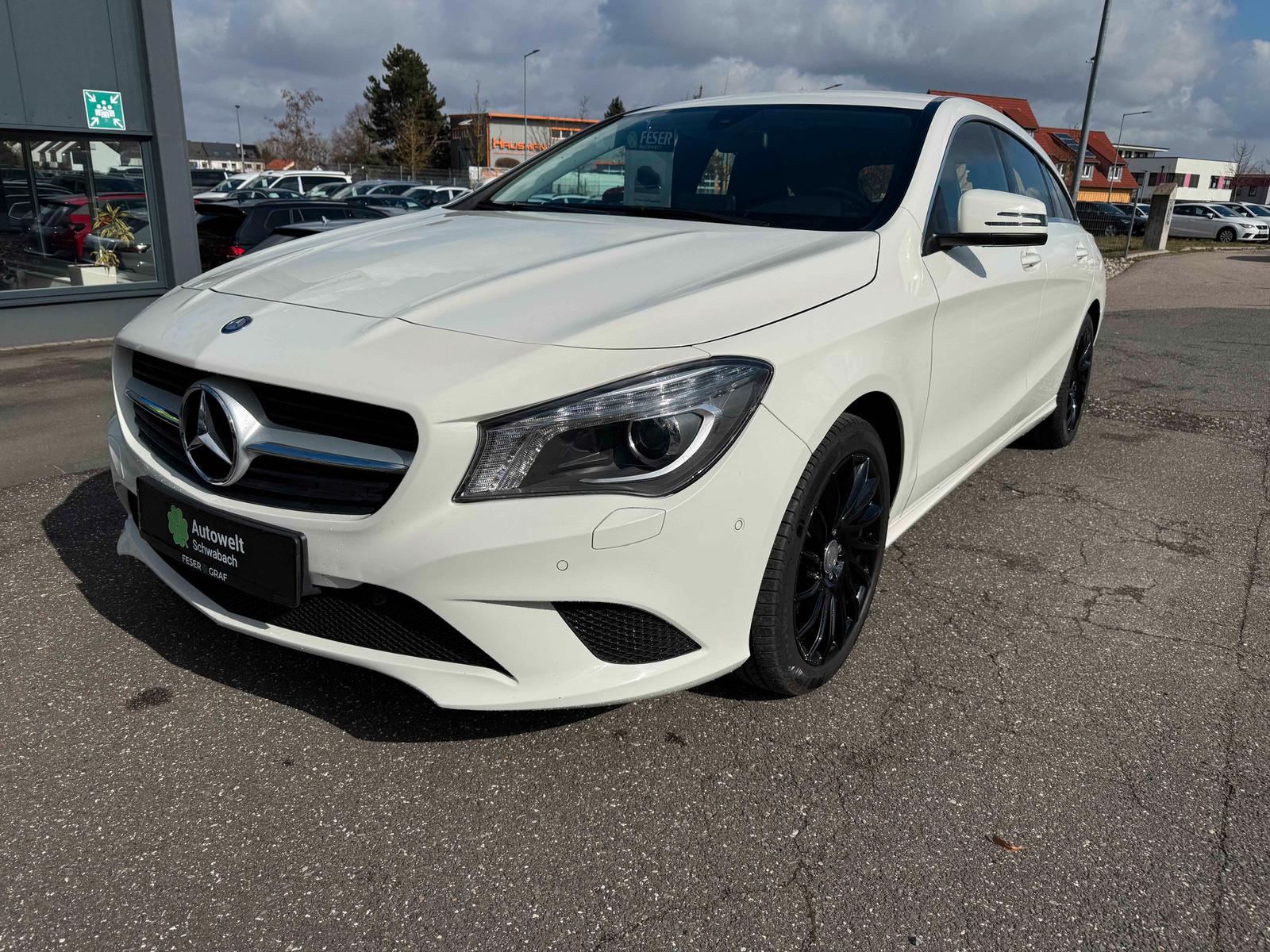 Mercedes-Benz CLA 180 Shooting Brake XENON KAM NAVI PILOT SHZ