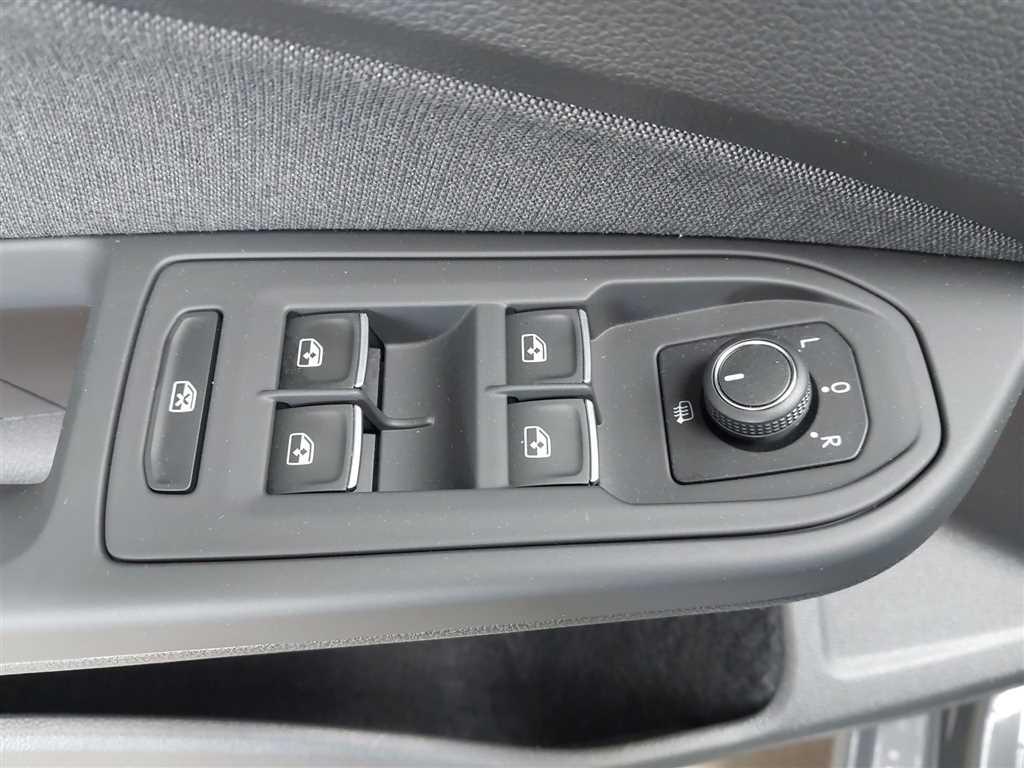 Volkswagen Golf Variant Life 2.0 TDI Winterpaket Navi, миниатюра 13