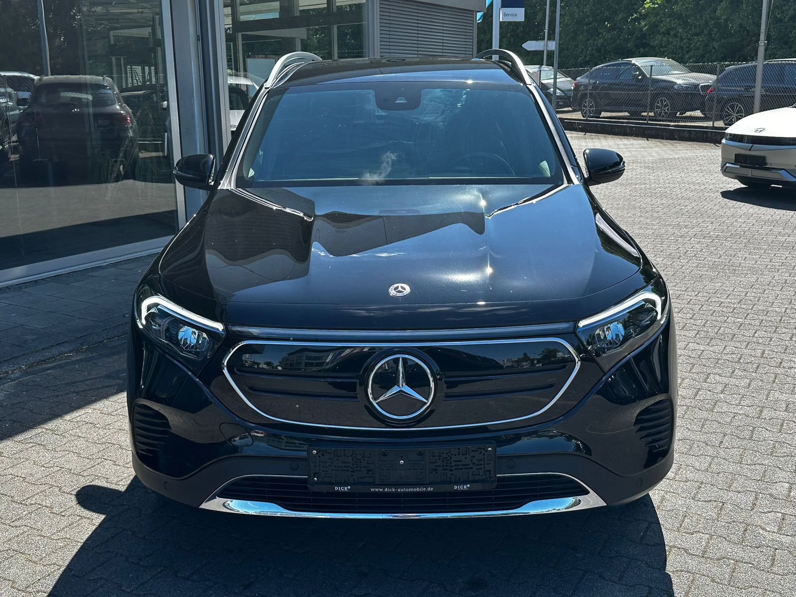 Fahrzeugabbildung Mercedes-Benz EQB 250 PROGRESS NAVI+LED+SITZHZ+KAMERA+TEMP+DAB
