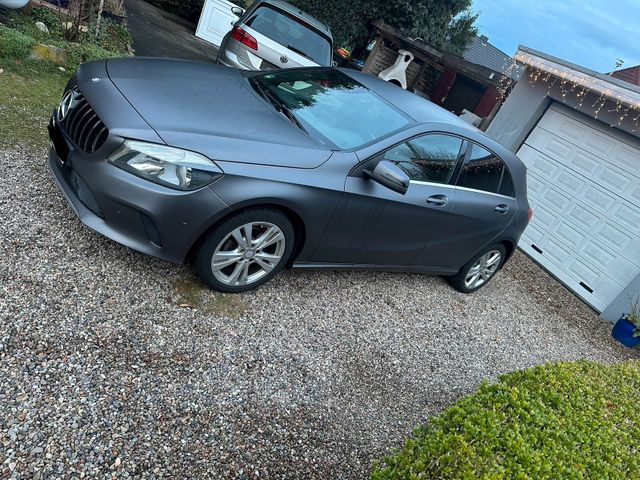 MERCEDES-BENZ A 180