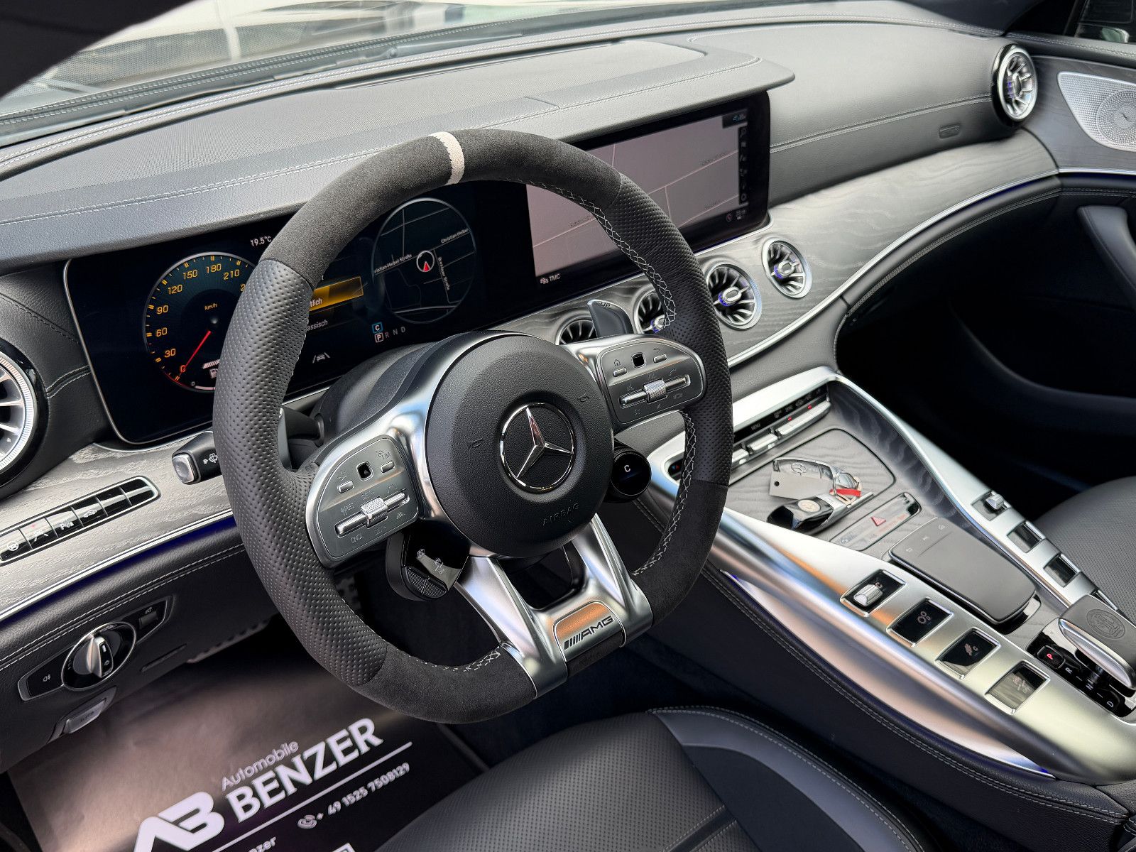Fahrzeugabbildung Mercedes-Benz AMG GT 4 /43 4Matic+/AERO/V-8STYLING/360KAM/
