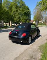 Volkswagen New Beetle 1.8T Cabrio Highline - schwarze Volkswagen New Beetle