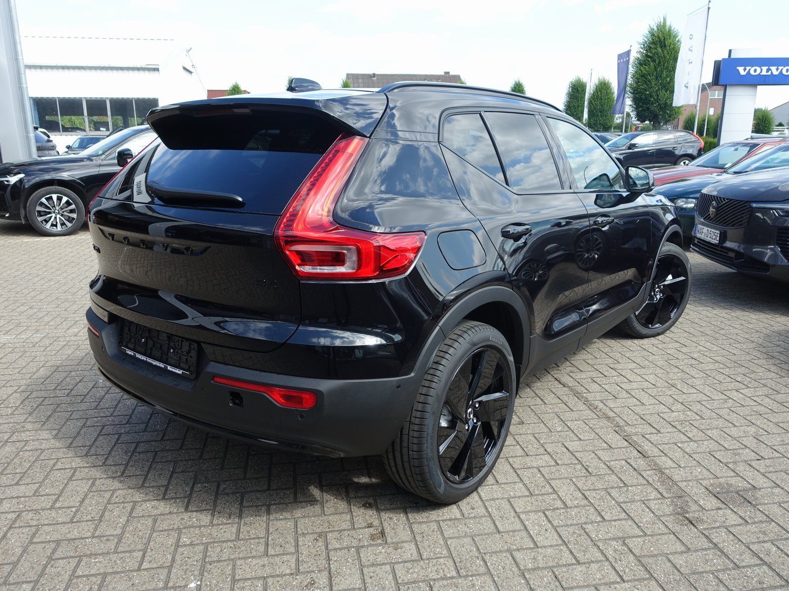 Volvo XC40 Black Edition B4 Benzin Ultra/AHK/Frontshz. imagem 2