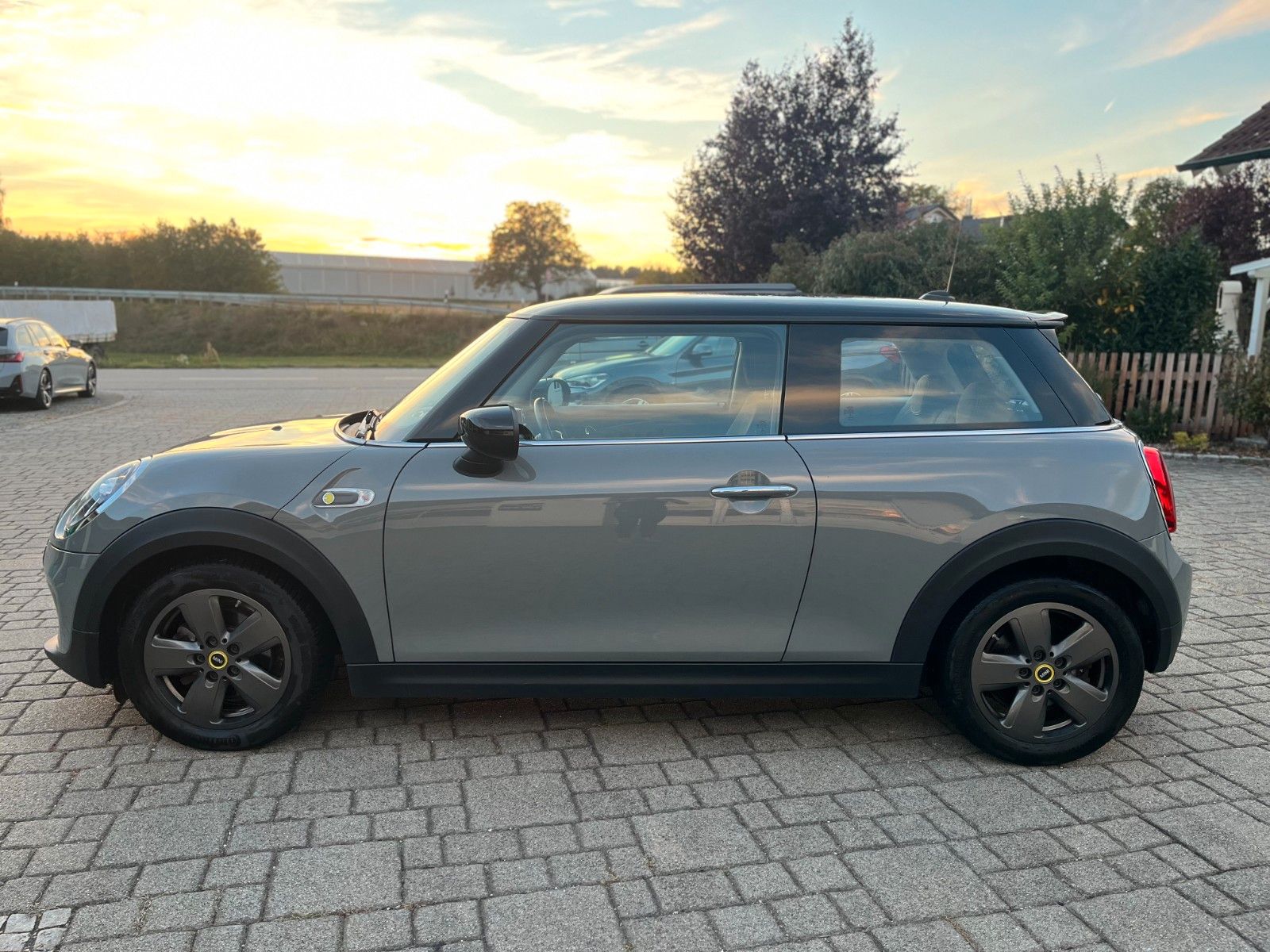 MINI COOPER SE Navi DAB imagem 2