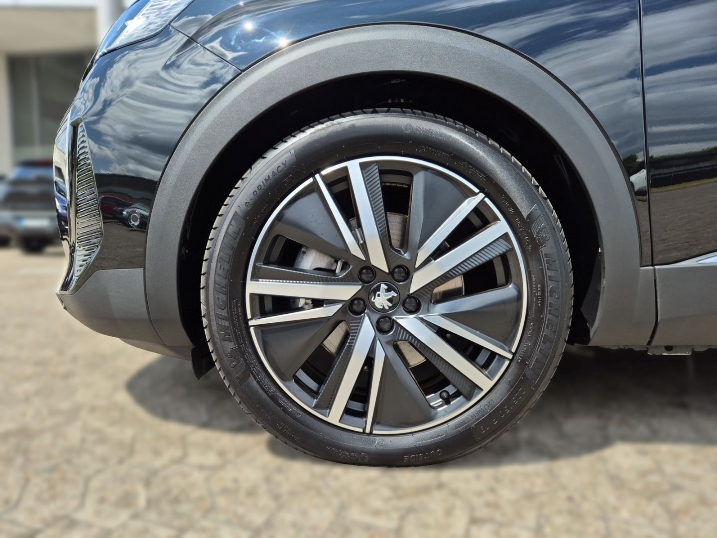 Fahrzeugabbildung Peugeot 3008 Hybrid4 300 GT 1.6 El. Panodach Navi Digita