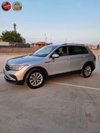 Volkswagen Tiguan - 3