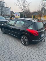 Peugeot 207, TÜV neu, wenig km, 2. Hand - Peugeot 207 in München