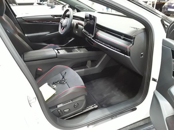 Volkswagen ID.7 GTX 4M IQ.LIGHT AHK AR HUD PANO ACC KAMERA foto 7